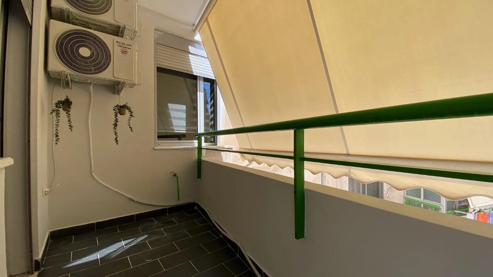 Central Cozy Apartment تيرانا