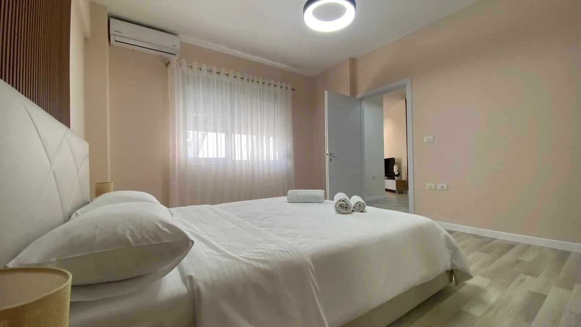 Central Cozy Apartment تيرانا