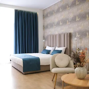 Golden , Hotel